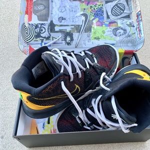Kyrie NIKE 5 Youth  Boy Flytrap Basketball Yellow Athletic Lace Shoe